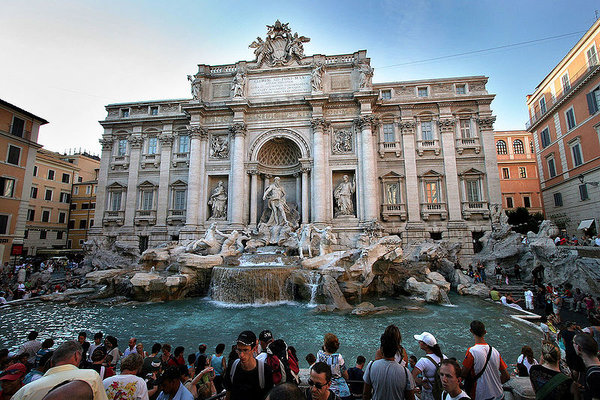 В Риме запретят купаться в фонтанах 