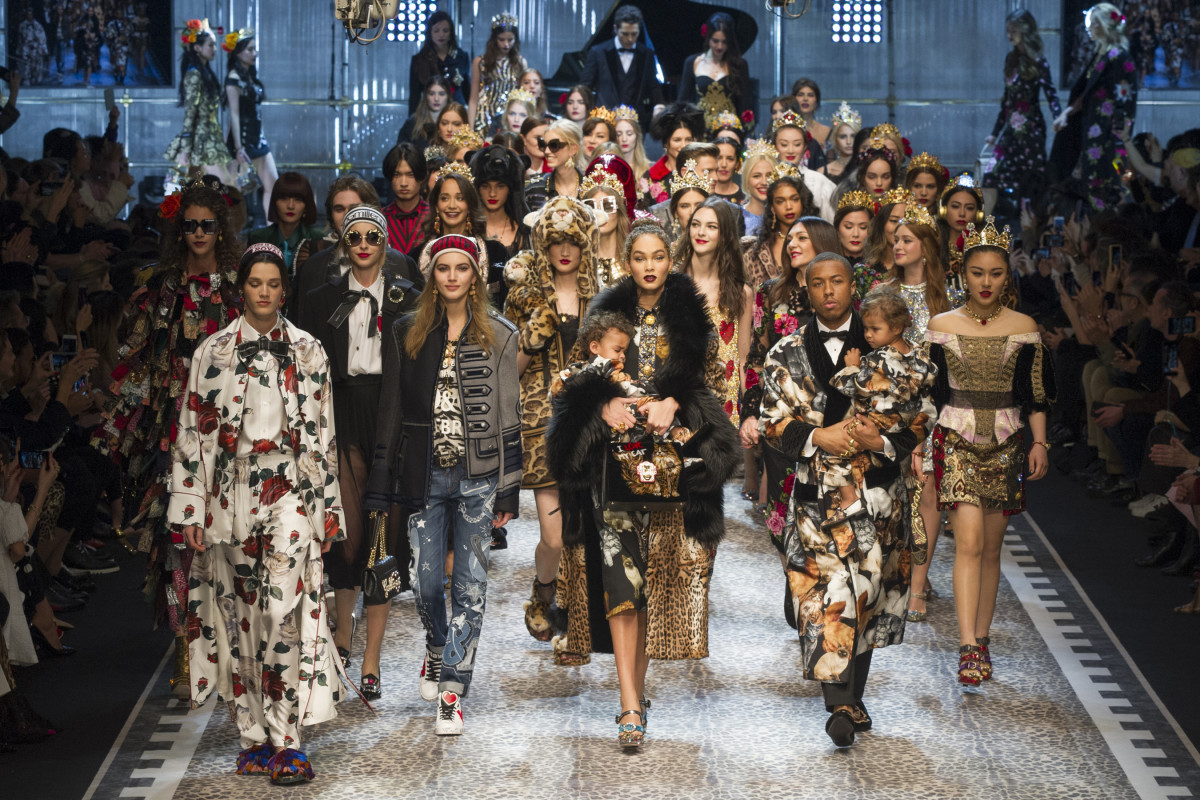Десять фактов о модной индустрии: Кто одевает весь мир?