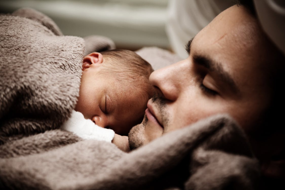 Новое исследование: Недосып молодых родителей равен 6 годам