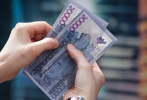 Казахстанцы смогут подать заявку на соцвыплату в 42500 до сентября 
