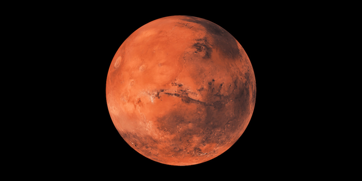 Учёные обнаружили на Марсе озёра с солёной водой 