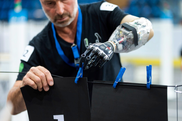 Стартовал Кибатлон: первые в мире бионические спортивные состязания