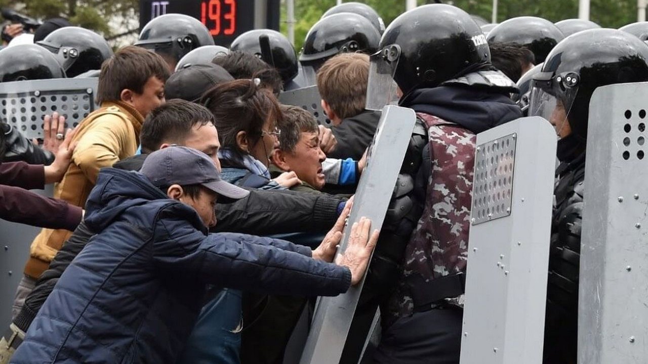 КНБ: в Казахстане задержана преступная группа, которая готовилась к массовым беспорядкам в день выборов