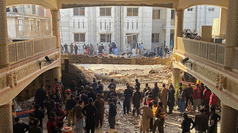 Взрыв в пакистанской мечети: погибло по меньшей мере 28 человек 
